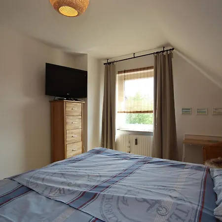 Doppelhaushaelfte In Holiday home Dornumersiel