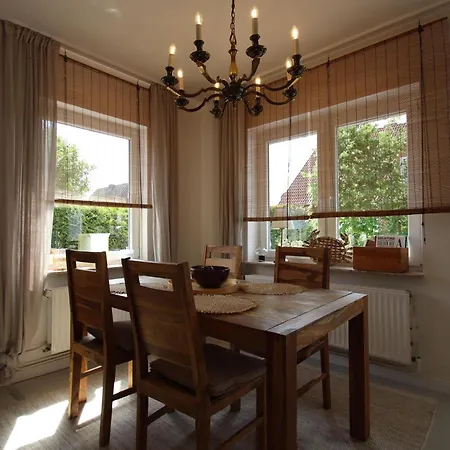 Doppelhaushaelfte In 도누메시어