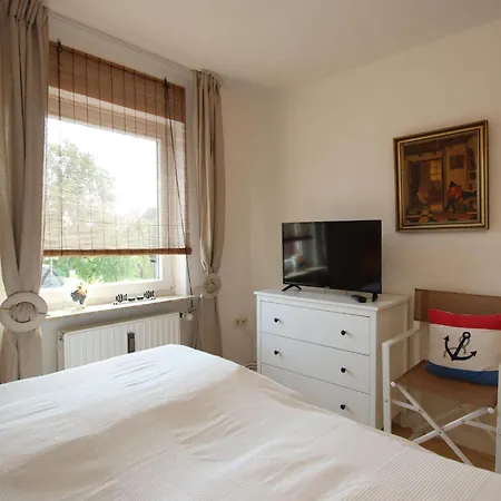 Doppelhaushaelfte In Holiday home
