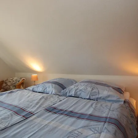 Doppelhaushaelfte In *