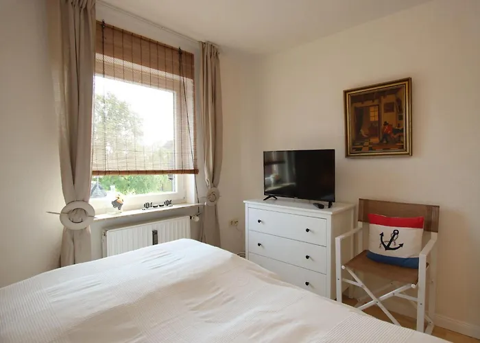 Doppelhaushaelfte In Casa de Férias