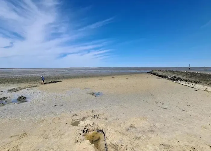 Doppelhaushaelfte In Casa de Férias